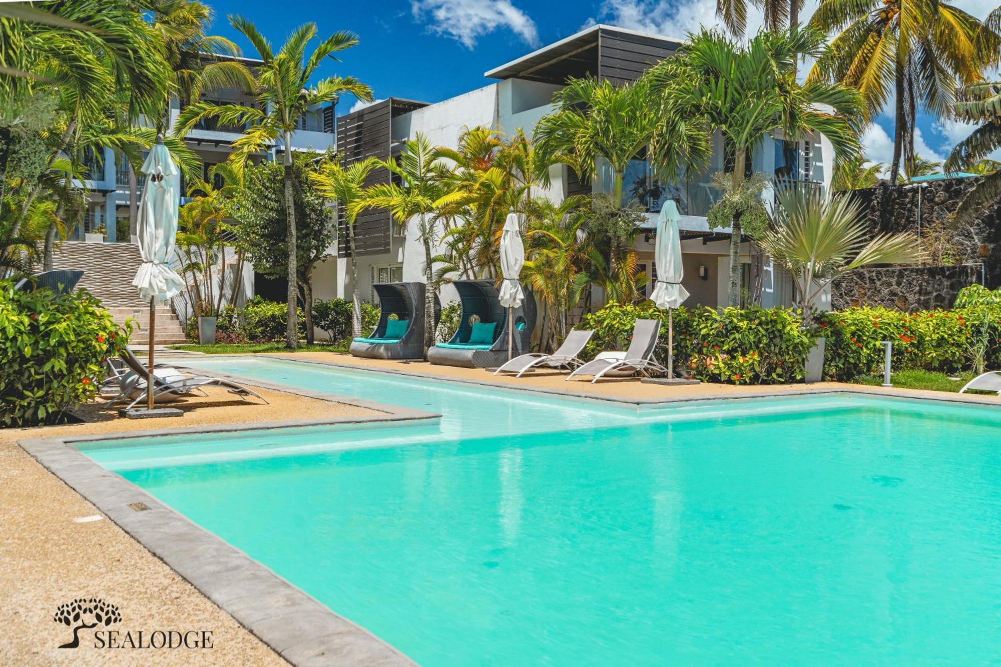 Kanope Bay - Holiday Beachfront Apartments Pointe aux Biches Esterno foto