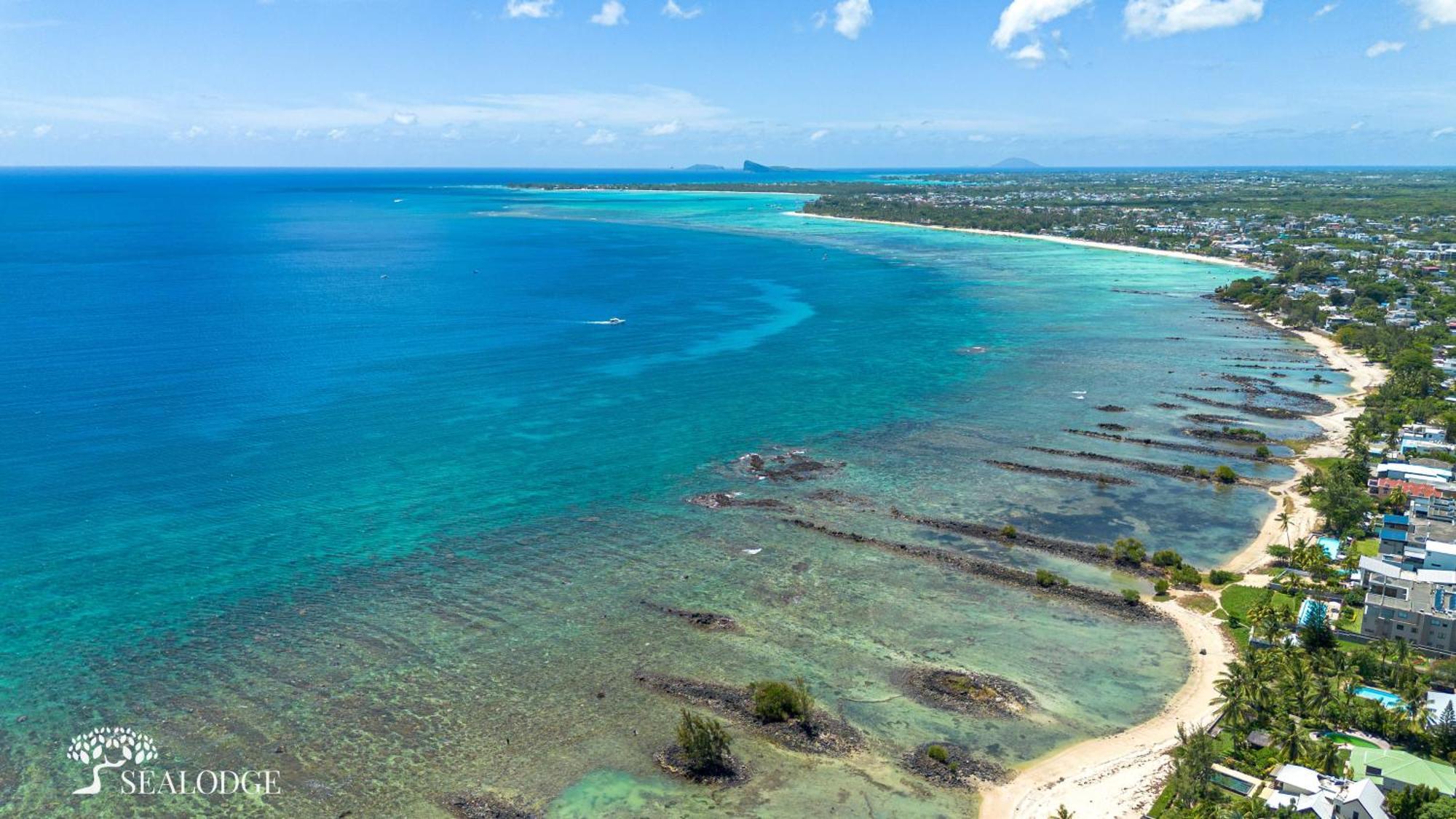 Kanope Bay - Holiday Beachfront Apartments Pointe aux Biches Esterno foto