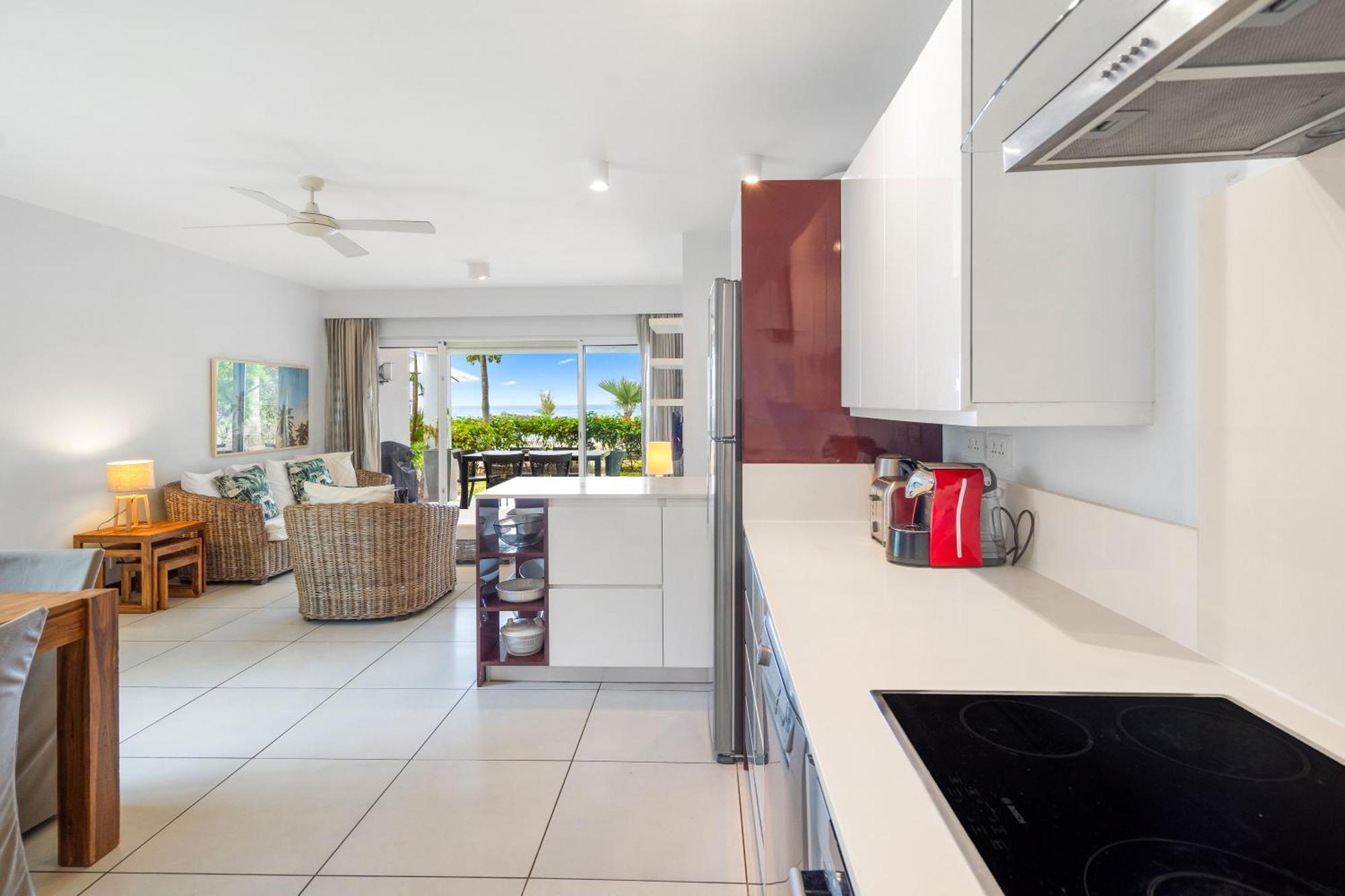 Kanope Bay - Holiday Beachfront Apartments Pointe aux Biches Esterno foto