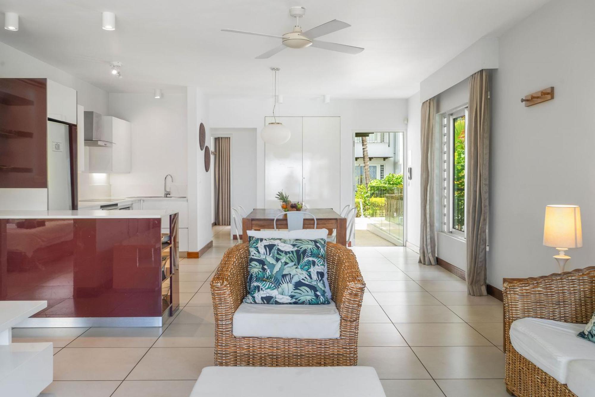 Kanope Bay - Holiday Beachfront Apartments Pointe aux Biches Esterno foto
