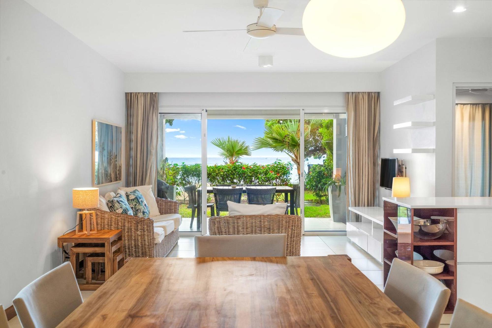 Kanope Bay - Holiday Beachfront Apartments Pointe aux Biches Esterno foto